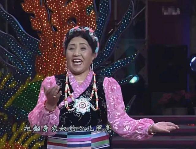 mos055皇冠_88岁的她坐轮椅出现在春晚mos055皇冠,全场泪目!