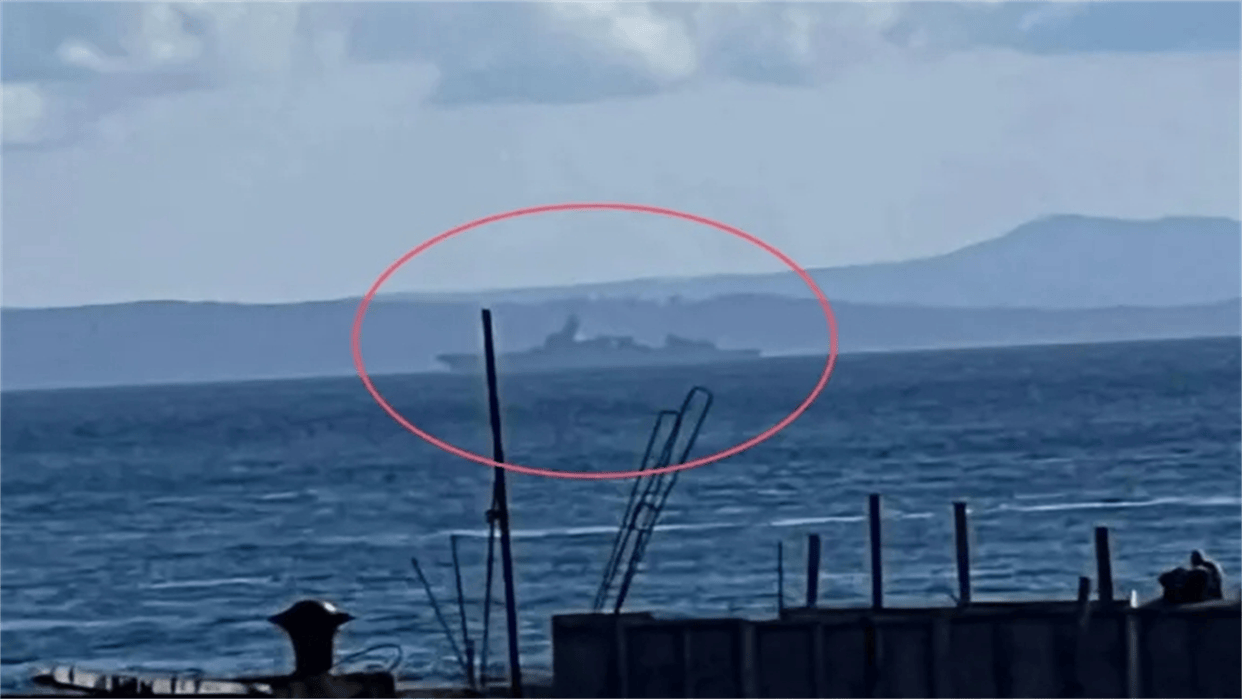 超級聯賽_B1B战轰堂而皇之飞越黄岩岛超級聯賽,这一次,解放军声明字少事大