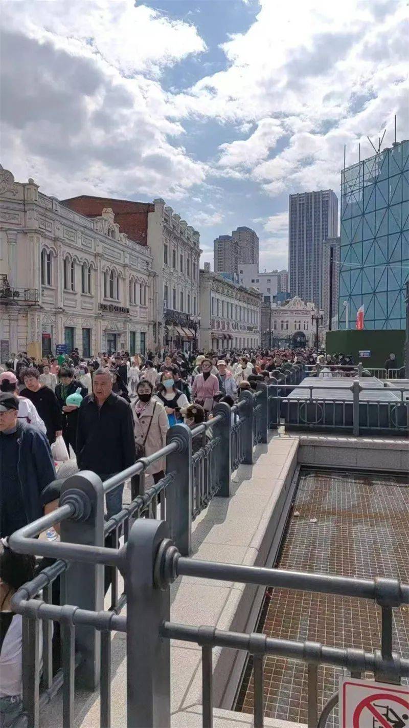 皇冠信用网需要押金吗_哈尔滨地铁3号线中华巴洛克街区站日进出站客流约两万人次皇冠信用网需要押金吗！客流增长超三成