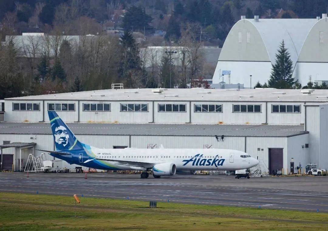 皇冠信用网会员_50架飞机全退?美要中国承担百亿违约皇冠信用网会员,2国突然背刺,中方早有准备