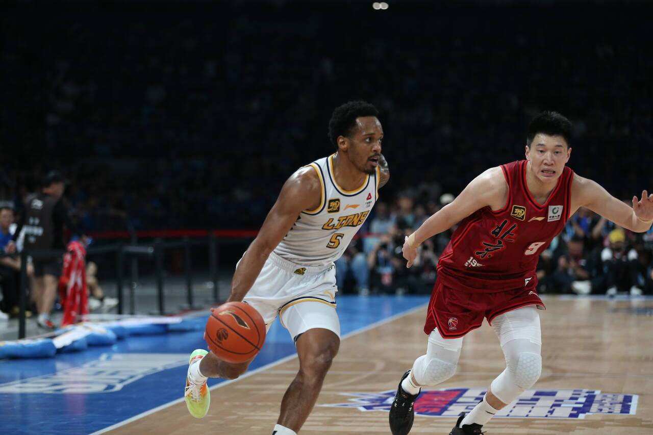 皇冠信用网会员如何申请_浙江广厦4-2北京夺队史CBA首冠皇冠信用网会员如何申请!周琦31+10布朗41分