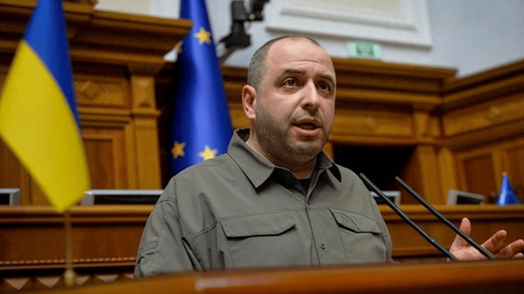 hga030注册_乌克兰彻底没救了!士兵前线艰苦作战hga030注册,国防部长却贪污军费让妻儿在美国享受奢华生活