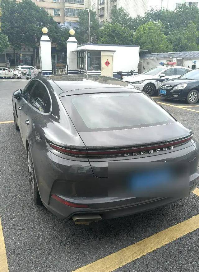 皇冠代理注册_离奇皇冠代理注册!昆明一辆140万的保时捷在停车场凭空消失