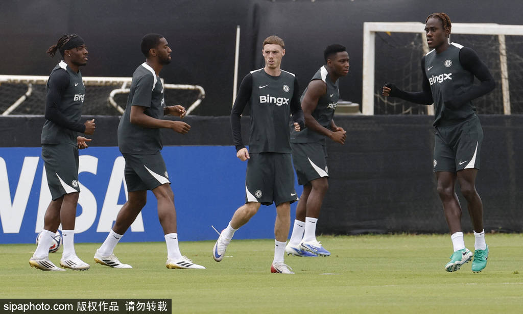 皇冠体育官网_切尔西3:0碾压巴黎皇冠体育官网!冷面天才科尔·帕尔默一战封神