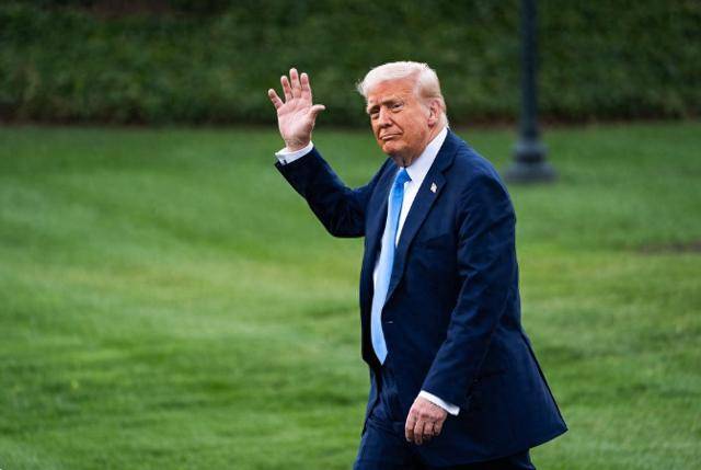 皇冠体育官方_比美国还大胆?30%关税将至皇冠体育官方,欧盟对特朗普低头,反向中国下命令