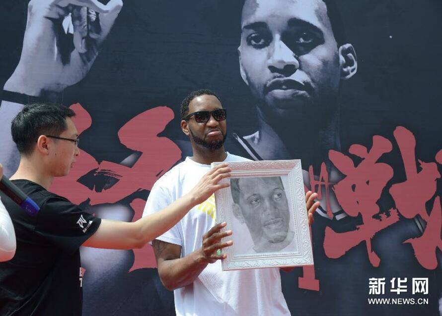 信用网怎么注册_麦迪能顶替科比信用网怎么注册？小莫里斯：他不是科比 没那种心态