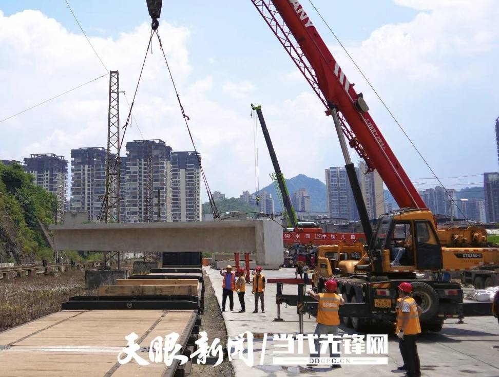 皇冠信用盘庄家_川黔线棚洞施工超级超限货物运输难题成功破解