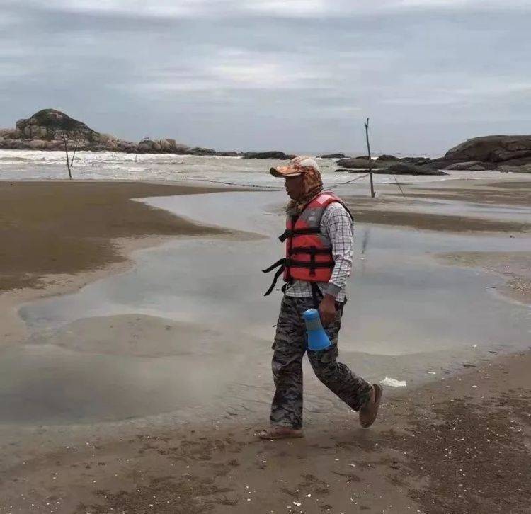 皇冠登1登2登3代理
_5岁女孩落海皇冠登1登2登3代理
,55岁的他跳了下去!