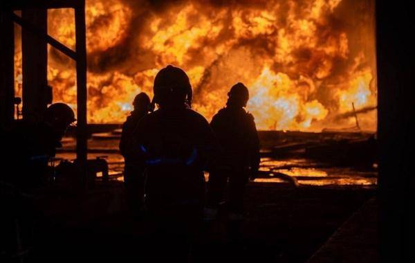 斯达vs奥勒松
_普京耐心被消耗殆尽斯达vs奥勒松
,连炸72小时抹平油厂,阿塞拜疆还敢接招吗?