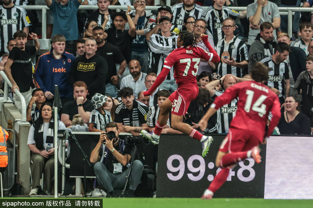 葡萄牙超级联赛_英超-埃基蒂克破门16岁新星第100分钟绝杀 利物浦3-2十人纽卡