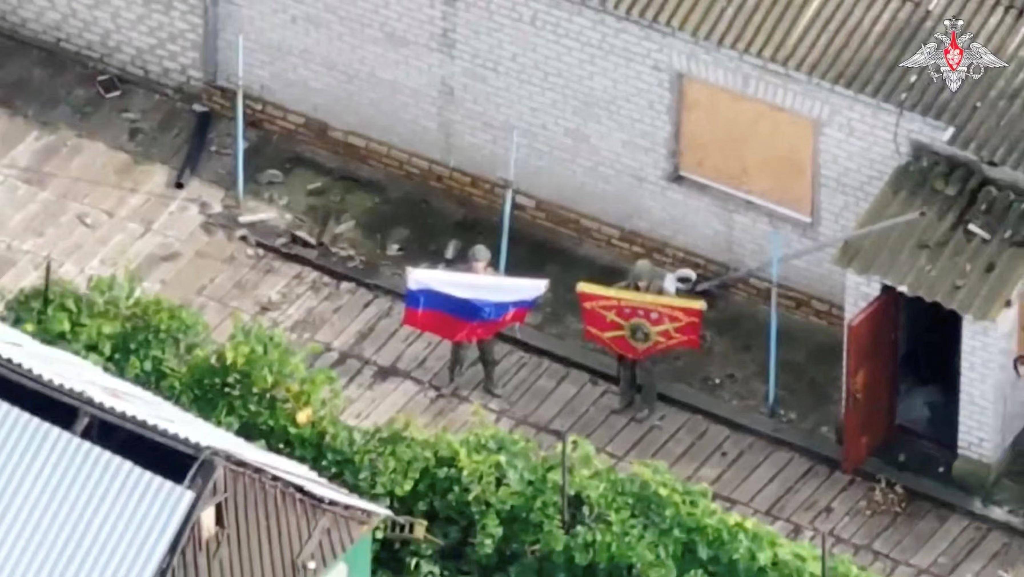 木麻黄vs阿祖里联_画面曝光木麻黄vs阿祖里联,俄副司令连同10名军官被团灭,有内鬼在帮乌特种部队?