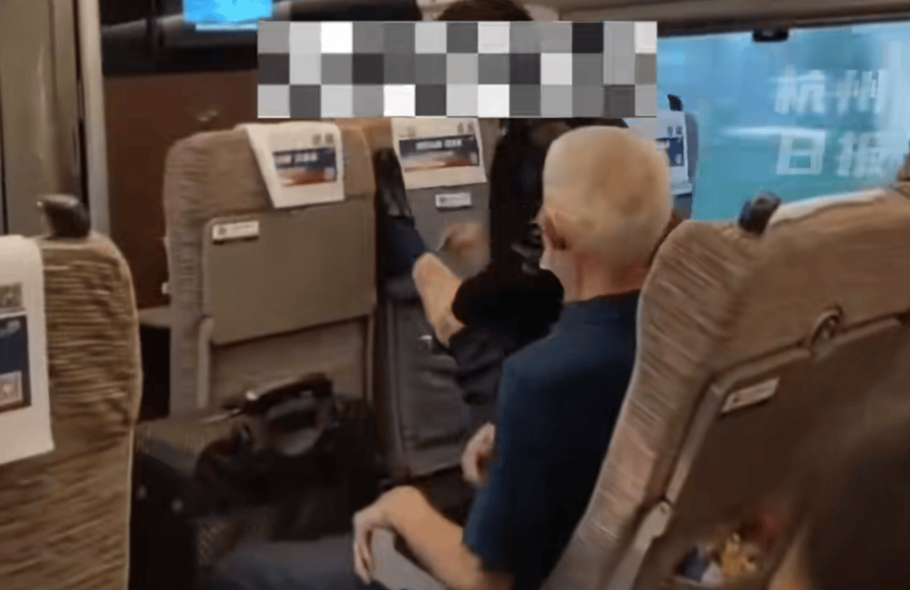 科特布斯vs因戈尔施塔特_事发高铁科特布斯vs因戈尔施塔特,后排女子疯狂踢踹椅背!12306客服回应,网友吵翻!