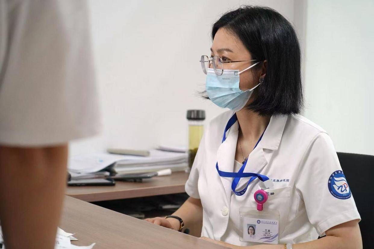 阪神老虎队vs东京读卖巨人队_知名女星自曝医美过度阪神老虎队vs东京读卖巨人队,回应“吊梢眼”缘由冲上热搜,专家道出其中真相!