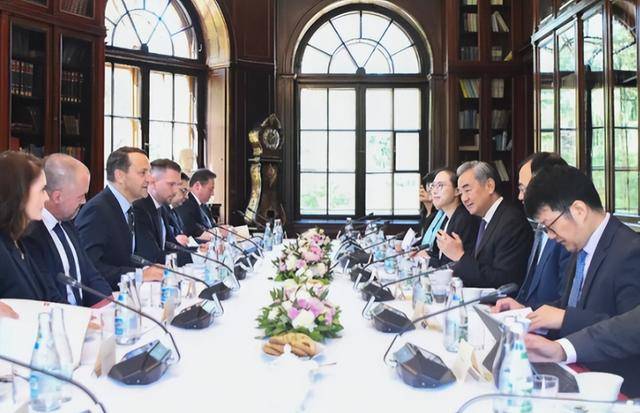 克罗地亚足球联赛_波兰承诺:确保中欧班列畅通!勒索中国一石三鸟克罗地亚足球联赛,我们如何破局?