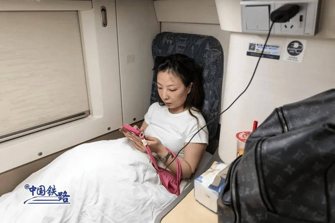 图库姆斯vs 超新星_这趟北京西往返深圳北的列车全是单间图库姆斯vs 超新星,国庆中秋假期加开!