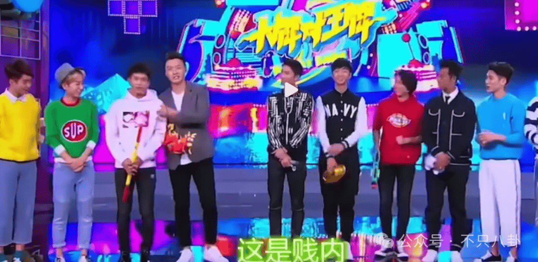 NBA篮球返水
_他俩没分手但被拍到吵架了NBA篮球返水
,吵得很凶......