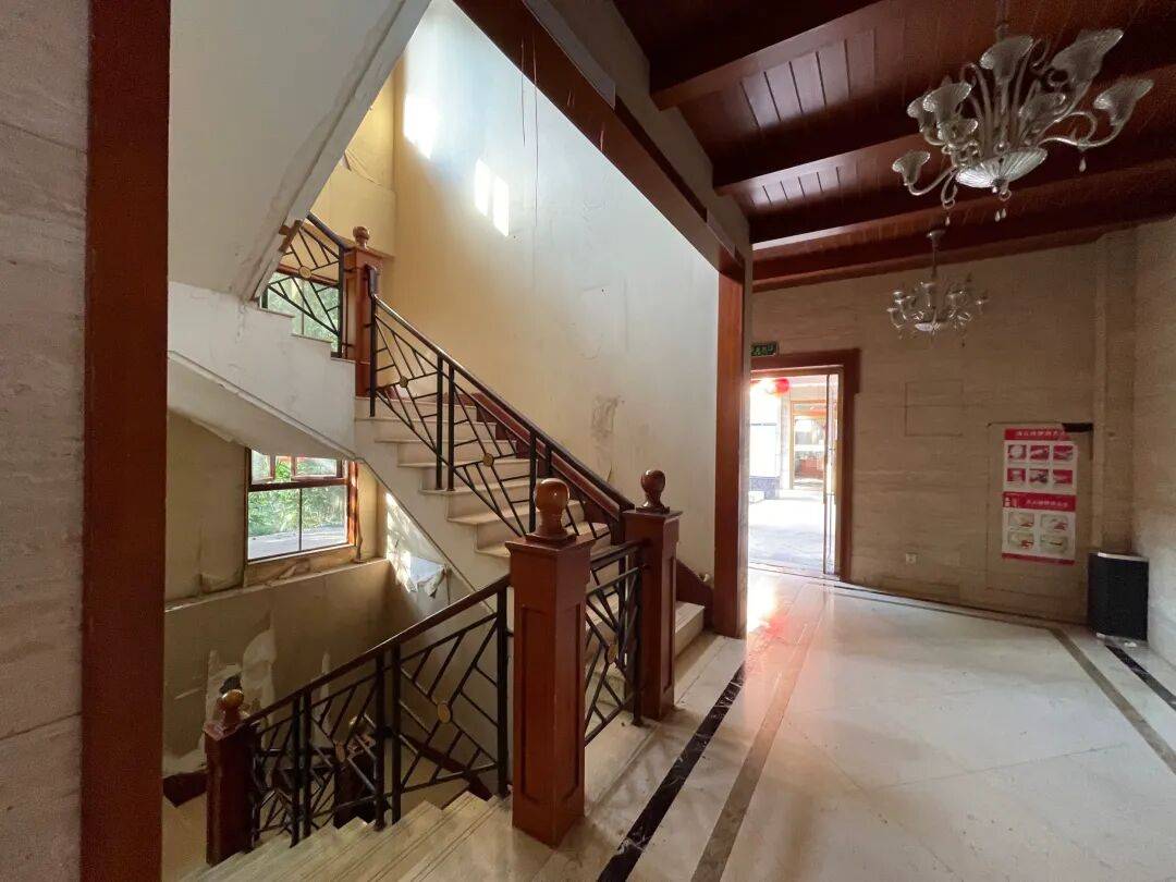 皇冠会员如何申请
_3256平米别墅288万起拍皇冠会员如何申请
,单价不到900元,内景配置曝光,目前0人报名;拍卖商回应:在开发商名下,想通过拍卖吸引更多人参与