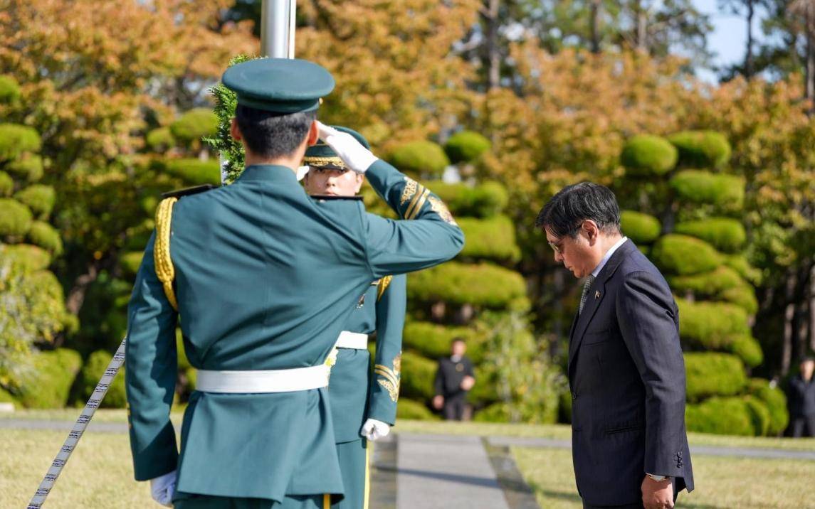 朴茨茅斯 vs 威斯汉姆
_美军再度遭遇耻辱时刻:中国海军6艘战舰包围朴茨茅斯 vs 威斯汉姆
,815舰插入南海演习