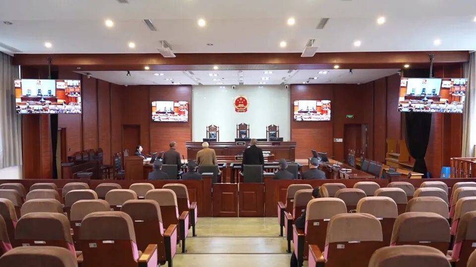 皇冠信用網出租
_因妻子没带包子回家皇冠信用網出租
,浙江一男子怒把30斤行李箱从6楼扔下,还称“砸到人了我就负责,没砸到就没事”,目前该男子已被刑拘