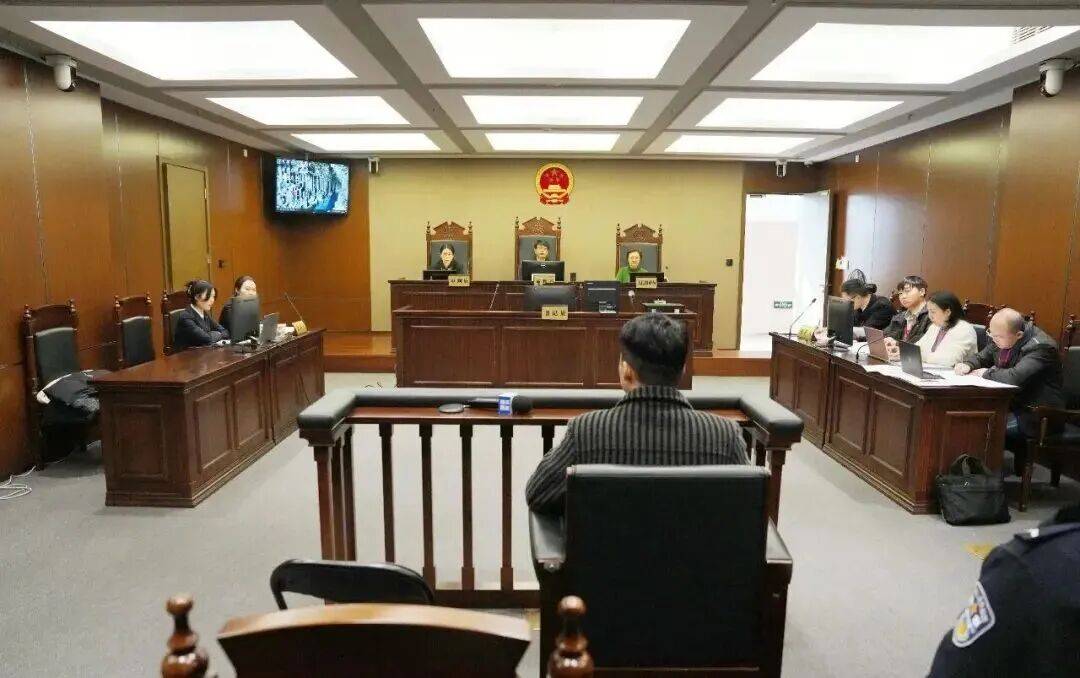 皇冠代理登1,2,3_成本1.2元皇冠代理登1,2,3，敢卖150元！央视曝光！很多人都被坑过……