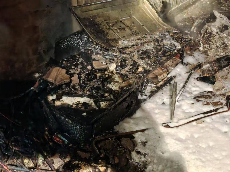 皇冠信用網网址_北京一老人家中电视机突起火 消防：插头长期不拔有风险