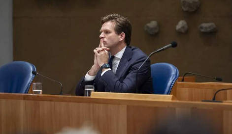 皇冠登3管理出租
_荷兰经济大臣还在自吹:没通知中美欧皇冠登3管理出租
,做得对