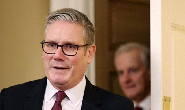 皇冠信用网在线注册_中方第1击即王炸皇冠信用网在线注册，英首相访华泡汤！英国宣布：从中国周边后撤