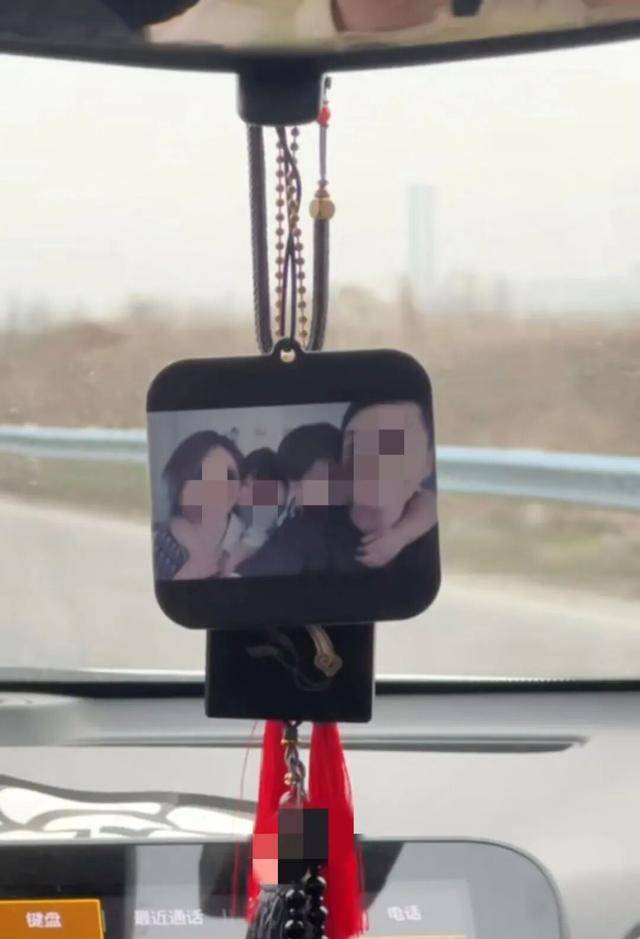 皇冠登1登2登3代理_妻儿三人被杀案受害者金手镯被剪断皇冠登1登2登3代理,失窃48克金首饰在货车上被找到,丈夫称案发数月前曾借5000元给嫌犯