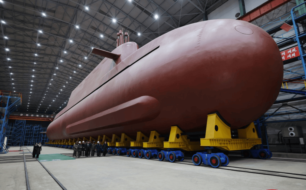 正版皇冠信用网_核观察|朝鲜首次公开核潜艇照片正版皇冠信用网,战力如何?释放何种信号?