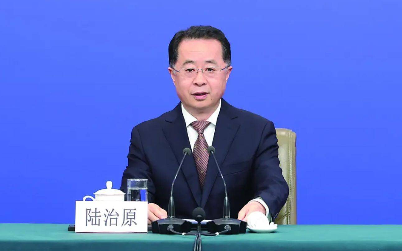 皇冠世界杯代理_中共中央决定皇冠世界杯代理，陆治原任中华全国总工会党组书记