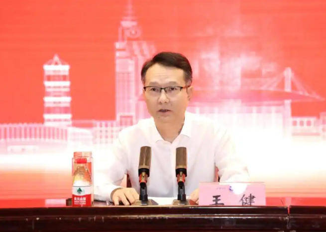 美国vs比利时
_省委决定:两地党委主要领导调整