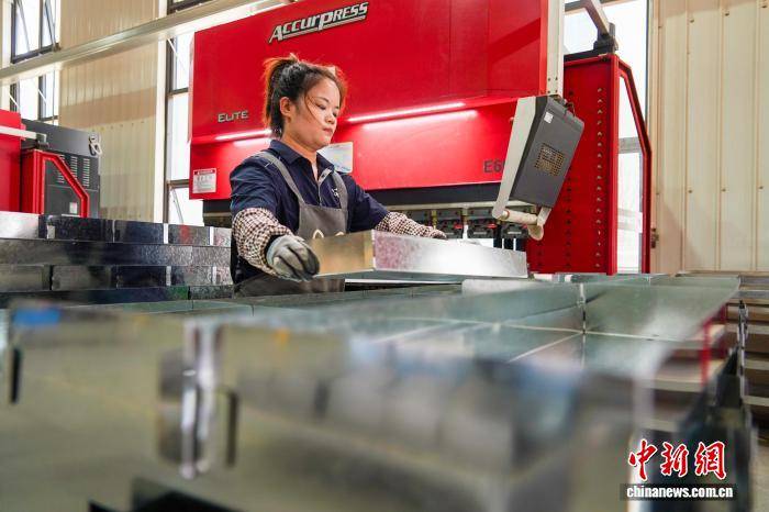 皇冠信用网出租_河南洛阳:“钢制家具之都”外贸订单旺
