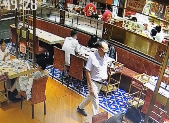 皇冠信用网会员申请_再晚半小时人就没了!男子来杭旅游在商场肚子突然变大皇冠信用网会员申请,饭店女员工三句话,抢回一条命
