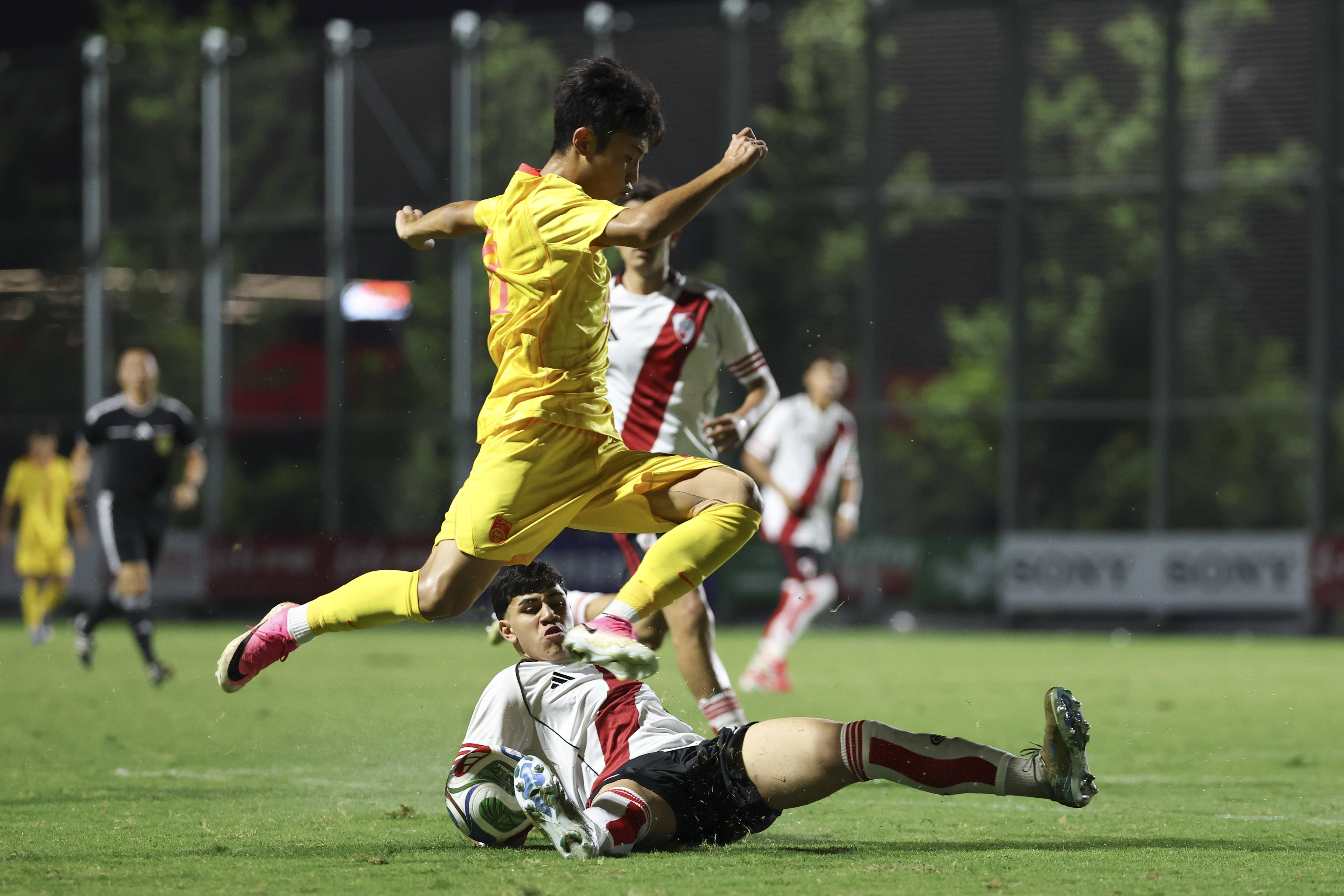 皇冠信用网会员申请_挺进决赛皇冠信用网会员申请!U17国足点球3-1河床U17 将再战阿森纳