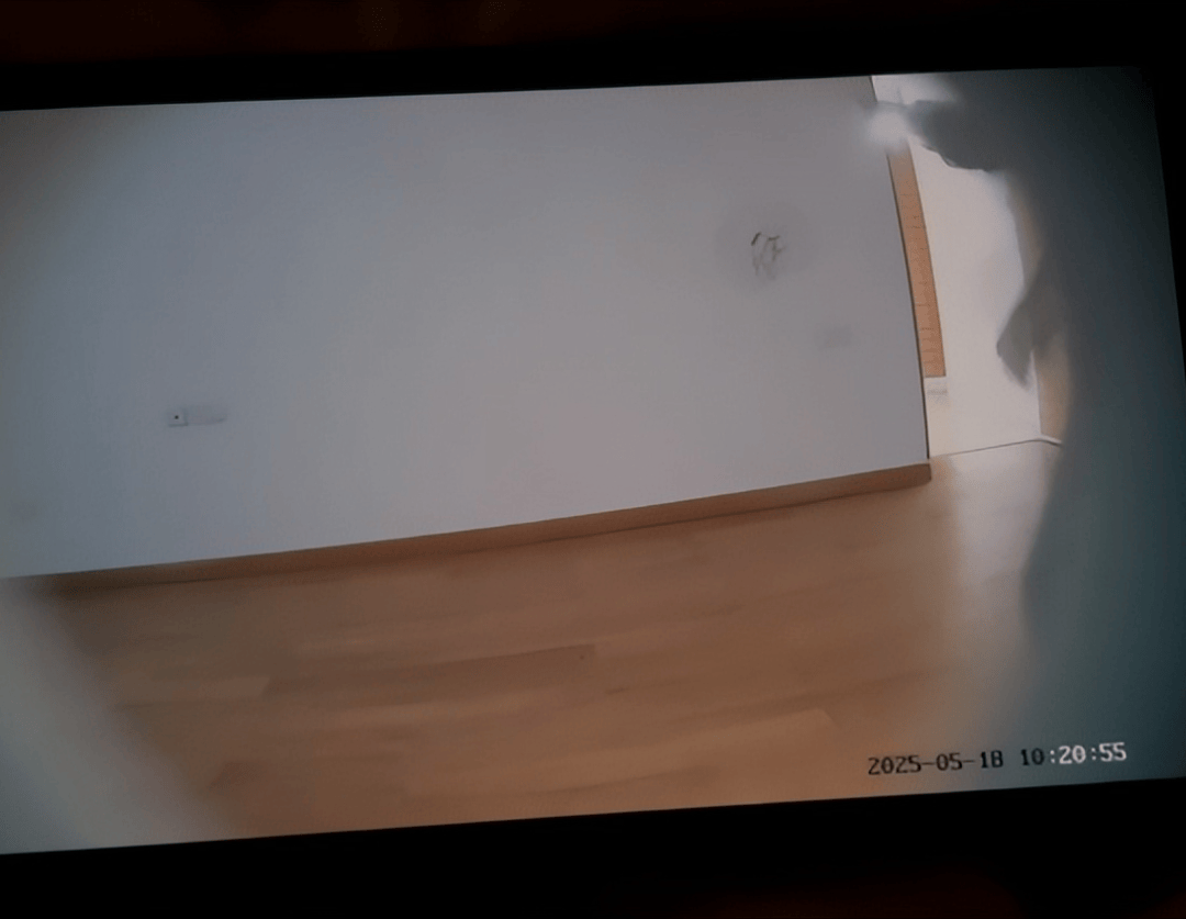 体育皇冠信用网_厦门56岁女子起诉离婚称丈夫不忠体育皇冠信用网,当庭拿出陌生女子80多次上门监控,法院:私自隐匿安装摄像头,“不法取证”不予采用;女当事人回应